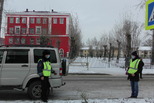 Сотрудники ГИБДД вновь выявили нарушения правил стоянки на улице Чехова возле 35 школы