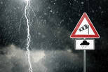 Будьте внимательны! В Свердловской области объявлено штормовое предупреждение!