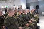 Уральские политики рассказали новобранцам о своей службе в ВДВ