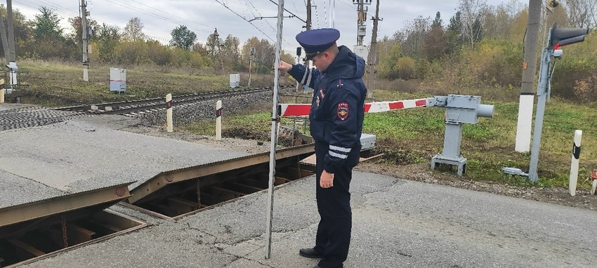 Госавтоинспекция проверила состояние железнодорожных переездов