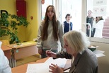 6,5 тысячи свердловских выпускников написали первые ЕГЭ по истории, химии и литературе