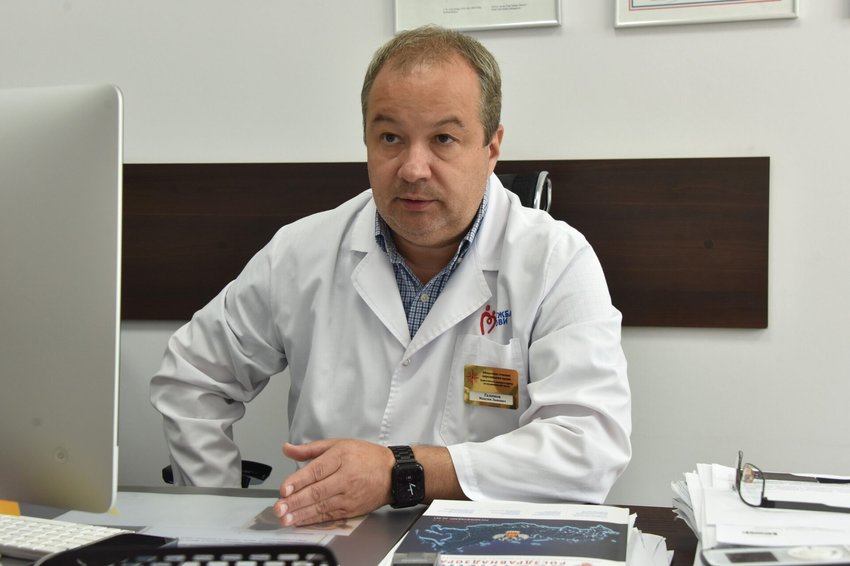 «Один донор может спасти три жизни»: врач рассказал о пользе и мифах донорства крови