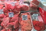 Торговцы пекутся о безопасности свиного мяса, но этого недостаточно
