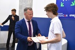 Свердловские школьники получили на ИННОПРОМе свидетельства об освоении профессии оператор дрона
