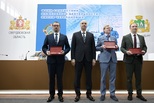 Денис Паслер вручил премии имени Черепановых выдающимся инженерам Свердловской области