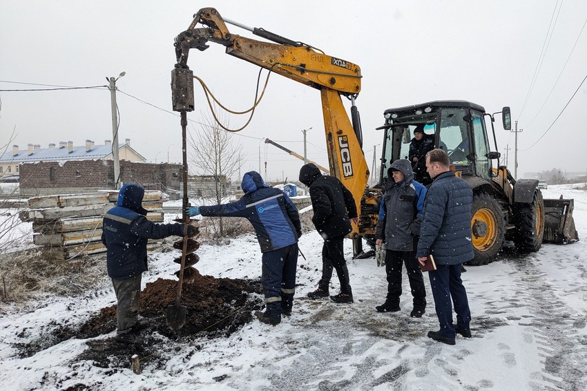 Тротуар между Каменском и Мартюшом осветят новые светильники Тротуар между Каменском и Мартюшом осветят новые светильники
