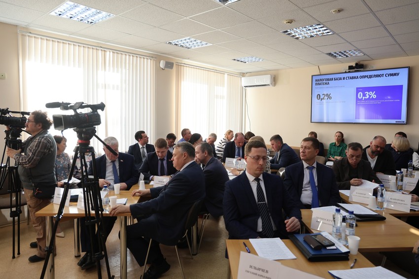 Городская Дума приняла решение о корректировке ставки земельного налога: разъяснения специалистов и расчеты