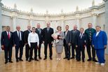 Денис Паслер вручил уральцам государственные награды Российской Федерации и награды Свердловской области