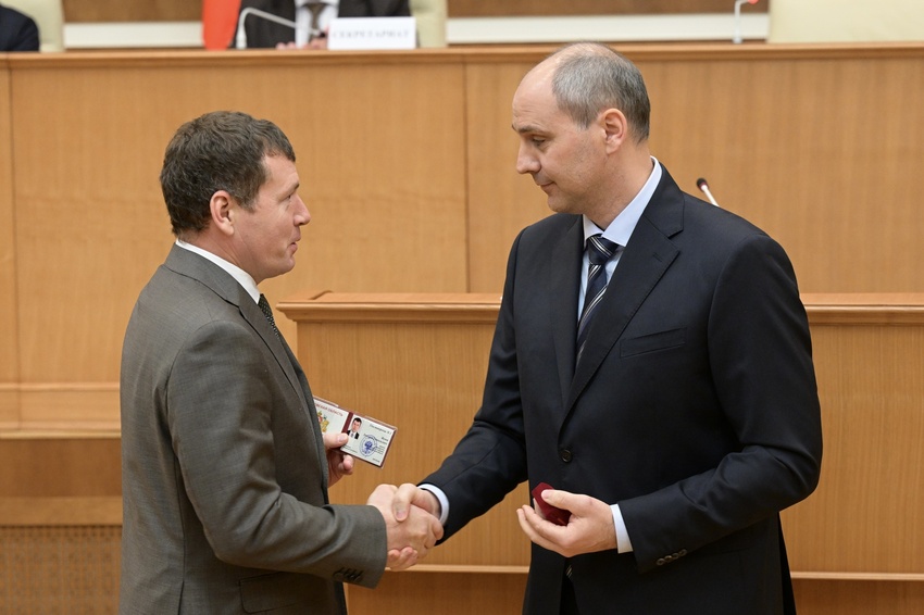 Денис Паслер поздравил Дмитрия Жукова с назначением председателем Законодательного Собрания Свердловской области