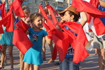 В новом формате Каменск-Уральский провел День государственного флага России