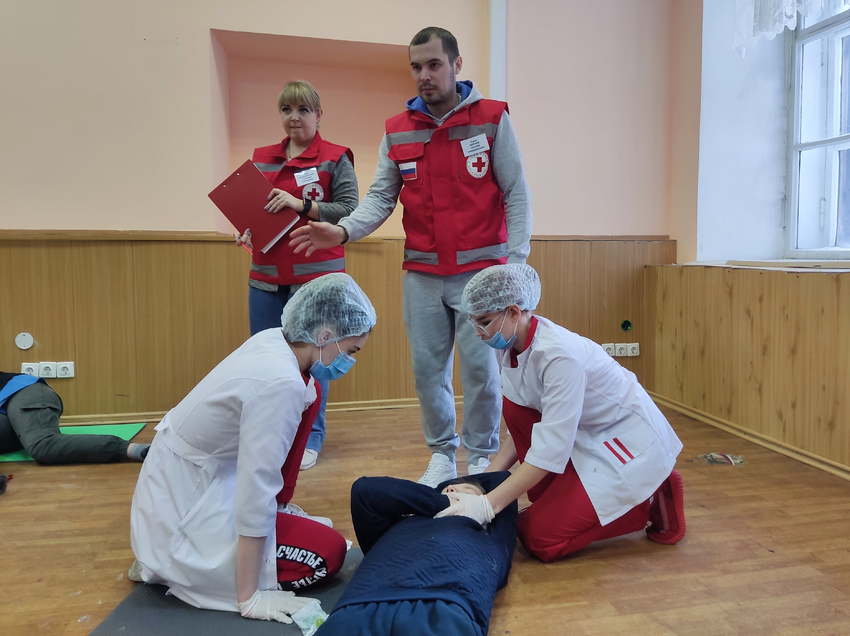В Екатеринбурге Красный Крест провёл чемпионат по первой помощи среди молодёжи Свердловской области