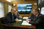 Денис Паслер обсудил с Андреем Никитиным обновление транспорта и ключевые дорожные проекты региона