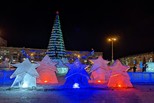 Ледовые городки торжественно открыли в Каменске-Уральском