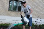 Корпоративные волонтеры РУСАЛа помогают в обустройстве подшефных школ УАЗа