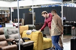 Ведущие производители мебели со всей России представляют свою продукцию на выставке в Екатеринбурге