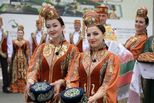 Денис Паслер и Рустам Минниханов вместе с тысячами жителей и гостей Среднего Урала отметили Сабантуй